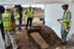 Richard III dig: Coffin found in coffin removed for tests